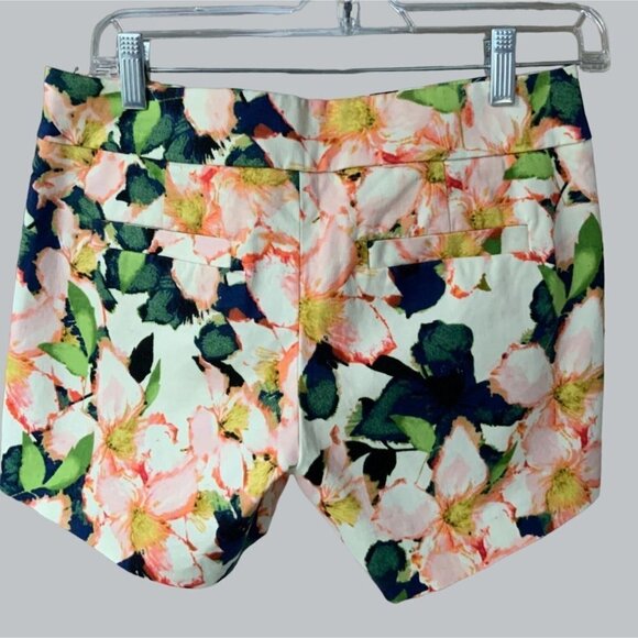 J.CREW LADIES MULTI COLOR FLORAL SHORT BOOTY FLORAL SHORTS STRETCH ZIP EUC 4 - Picture 3 of 6